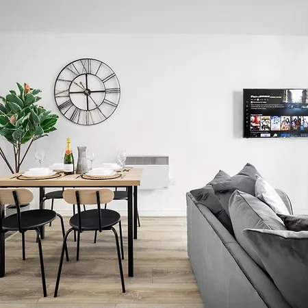 Luxury Centre - 2 Bedroom - Balcony - Rated - 377p Апартаменты Бирмингем